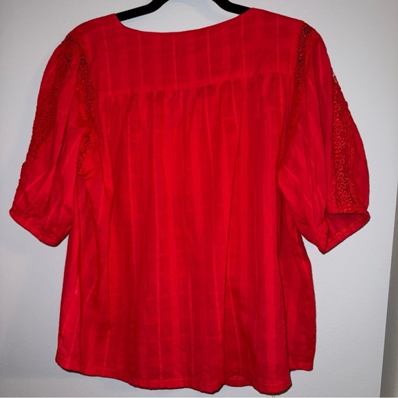 VOY Red Women's Top Sz Large NWT - Picture 2 of 7